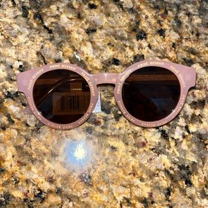 Milky pink Privé Revaux Sunglasses with hard case